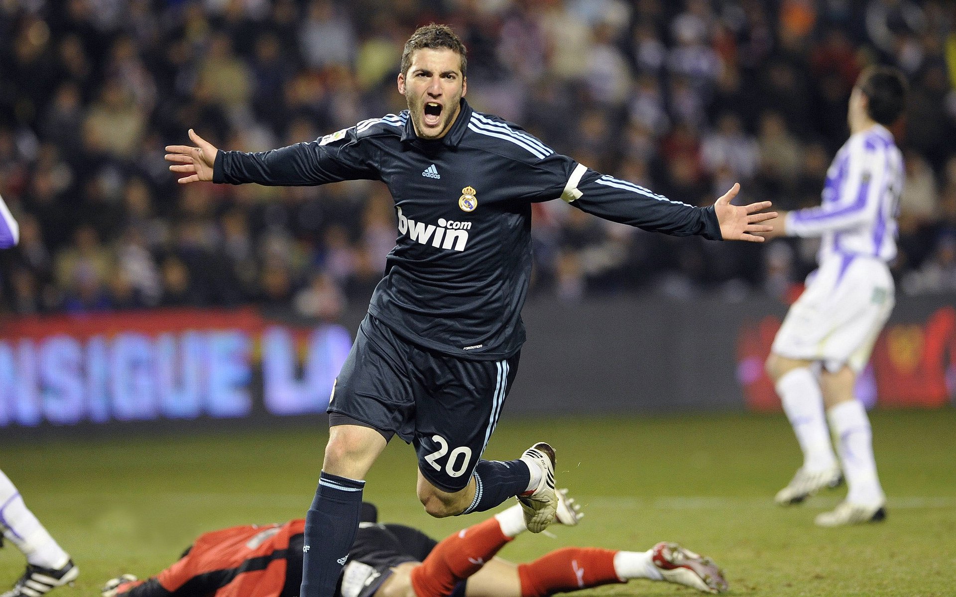 新赛道建设揭秘：打造极限挑战地，极限挑战新天地